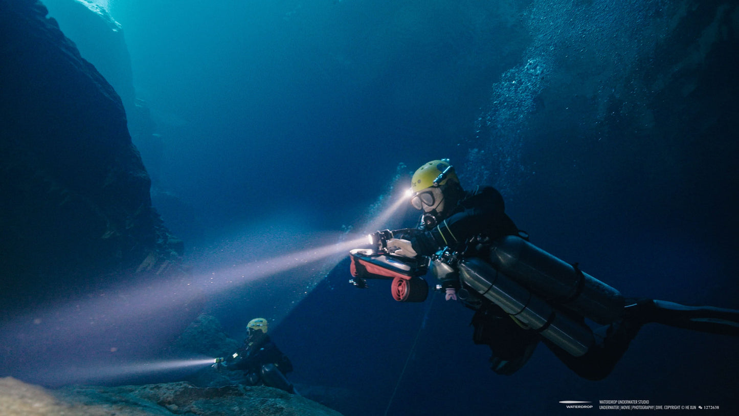 SUBLUE Navbow Underwater Scooter