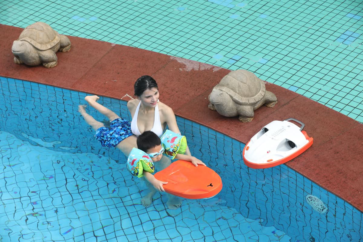 SUBLUE Swii Electric Kickboard
