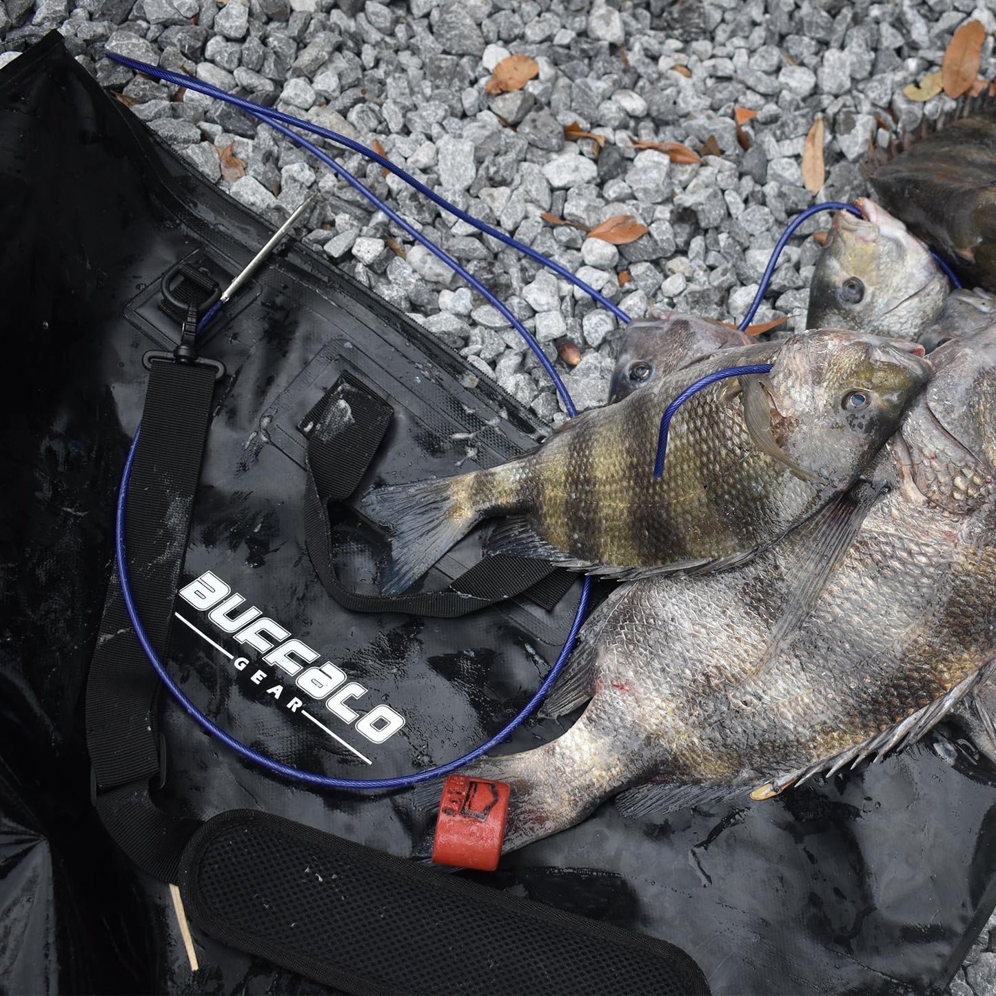 32" Waterproof Fish Bag with Aerator Pocket