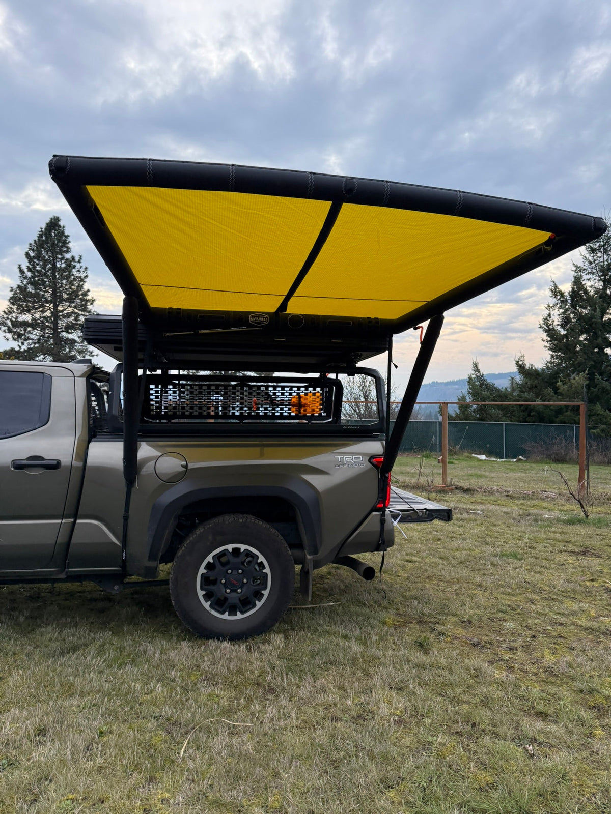 DAYLODGE AirHaven 40 Vehicle Awning