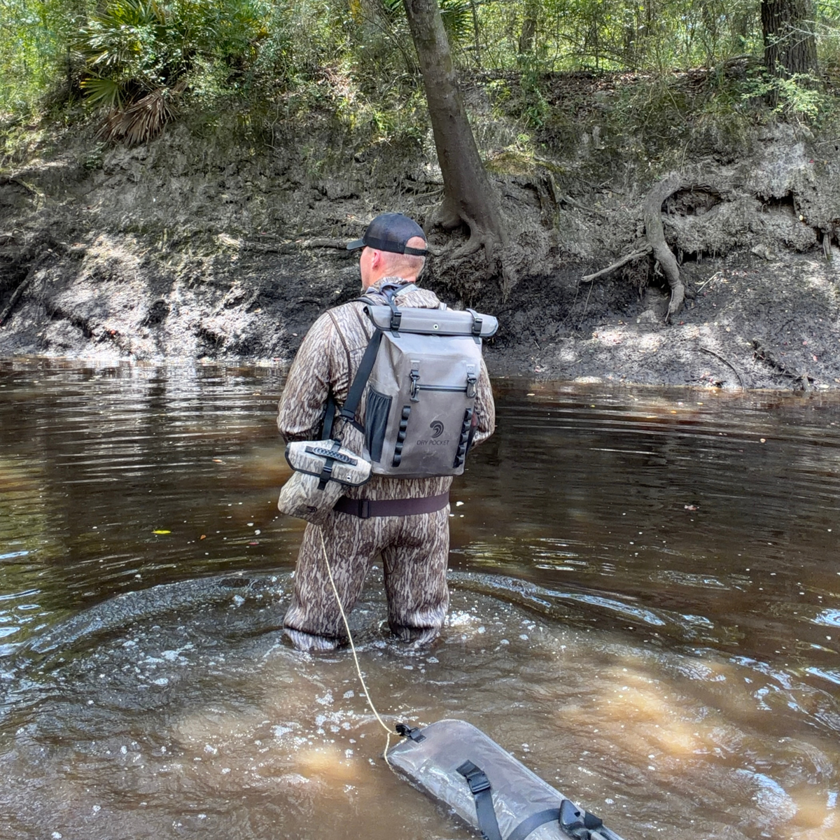 Dry Pocket Shell Bag / Boating Bag - Bottomland Camo