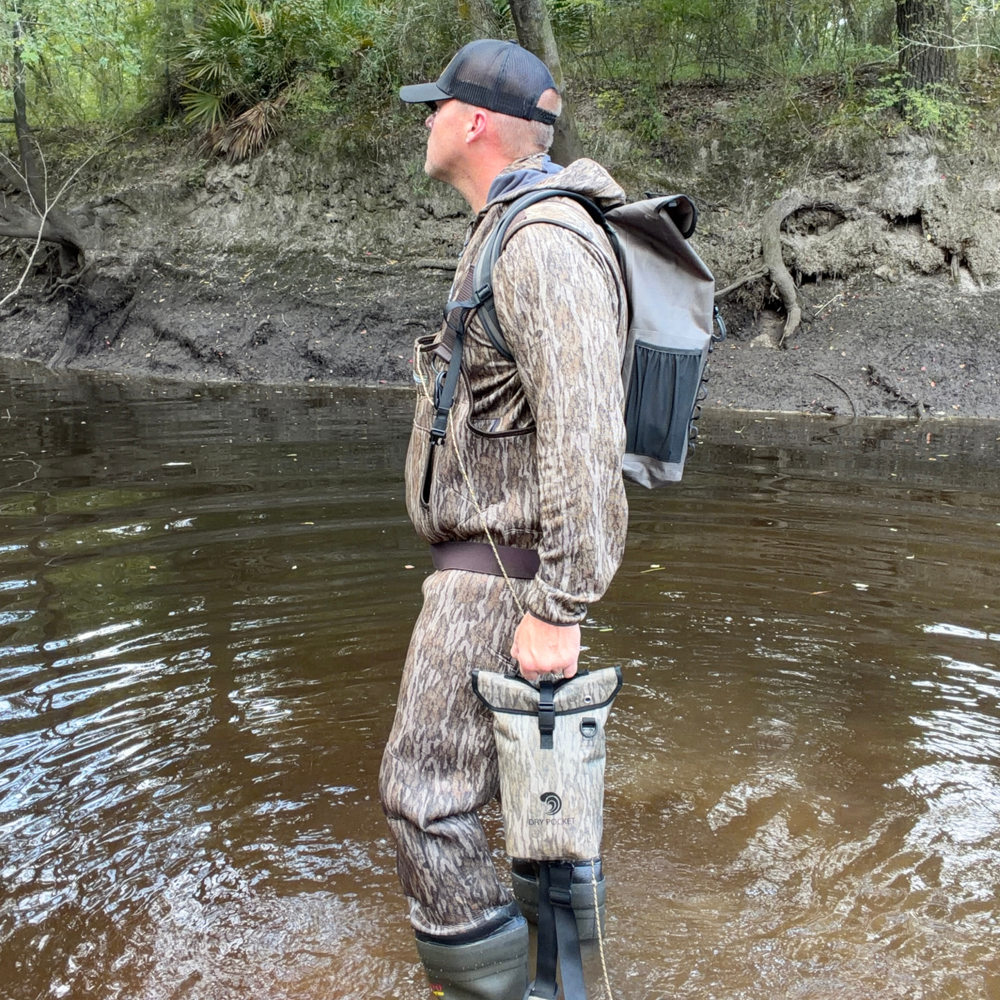 Dry Pocket Shell Bag / Boating Bag - Bottomland Camo