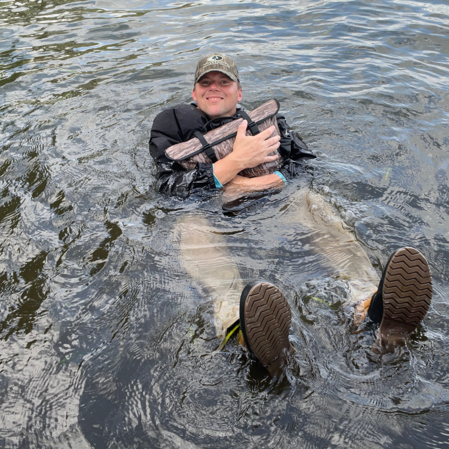 Dry Pocket Waterproof Floating Cooler Bag - Shadow Grass Habitat Camo